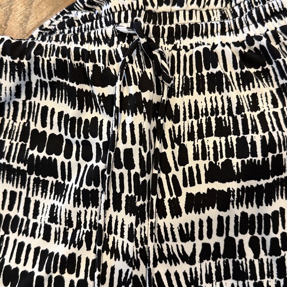 Calvin Klein Black and White Maxi Dress - Picture 8 of 8